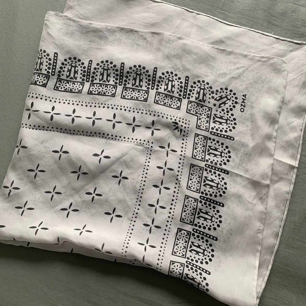 OZMA 1930s silk bandana in Fog